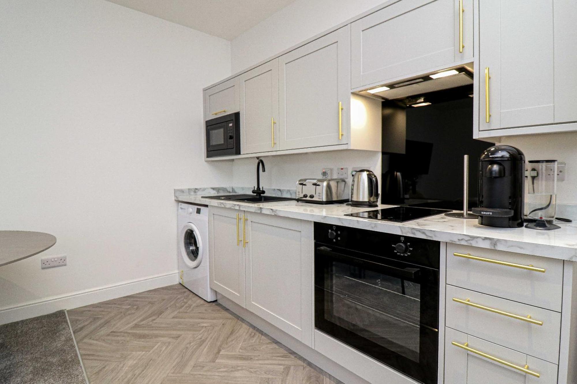 Beachwalk Apartments By Nova Suites Эр Экстерьер фото